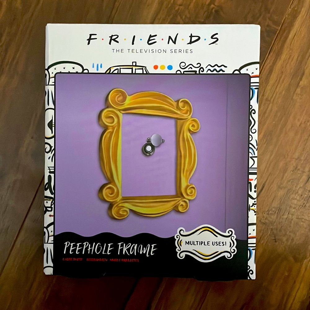 “F.R.I.E.N.D.S” photo frame/peep hole cover- BNWT
